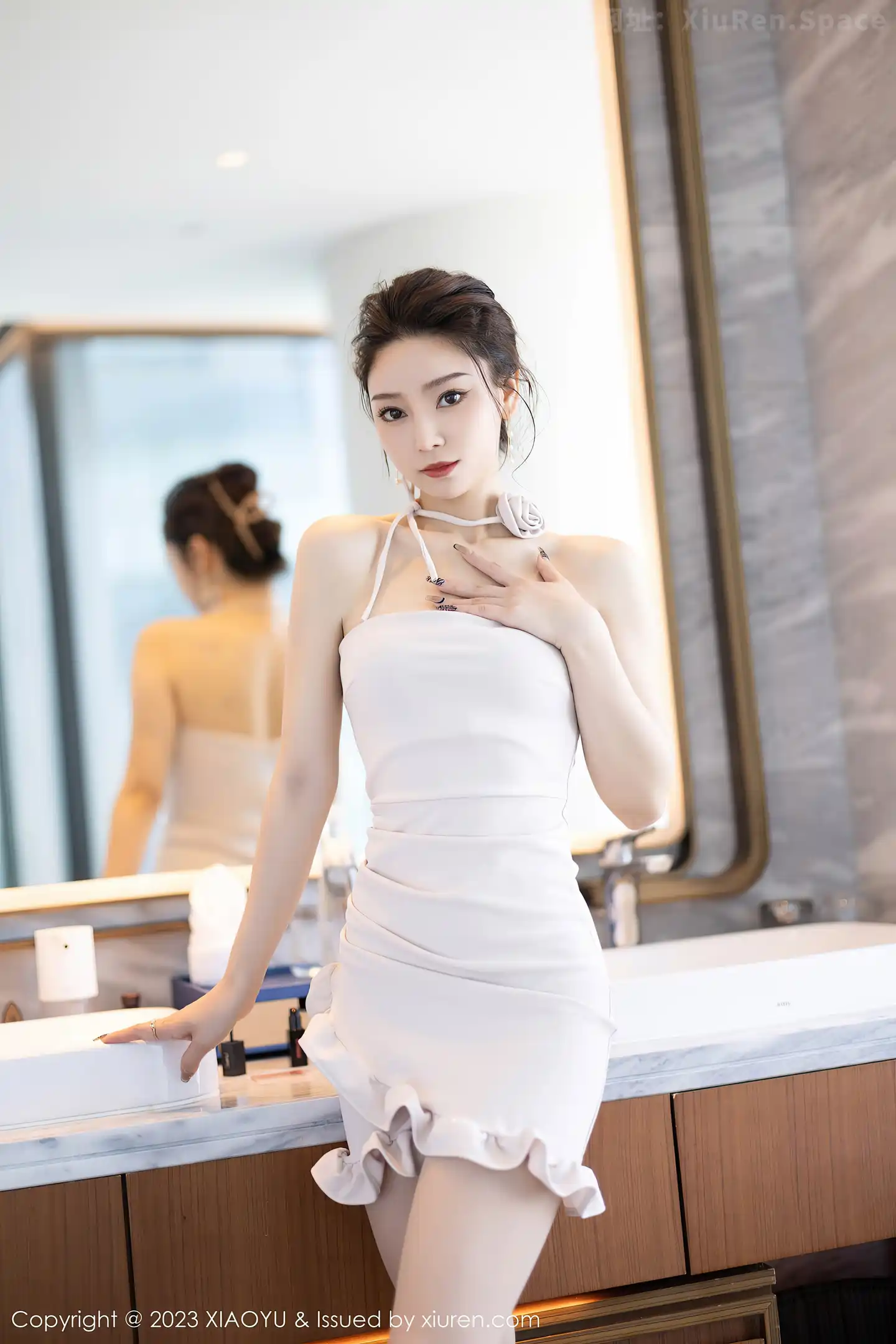 图片[4]-[XiaoYu画语界]Vol.1132 模特苏曼兮性感白色露肩裙配超薄无内肉丝秀丰腴美臀诱惑写真81P-秀人网官方网站